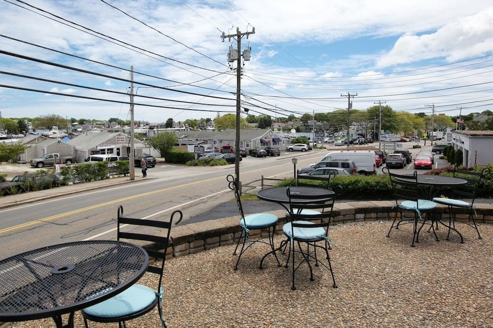 Cape Cod Harbor House Inn