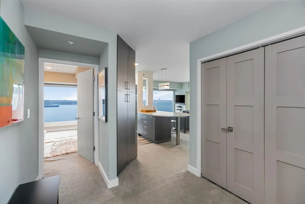 Newmark Bayview Luxury Suite