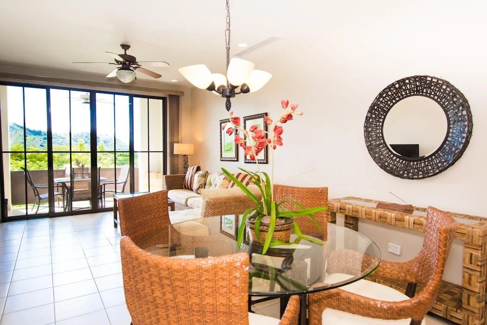 3rd-floor 2-bedroom Condo With Ocean View
