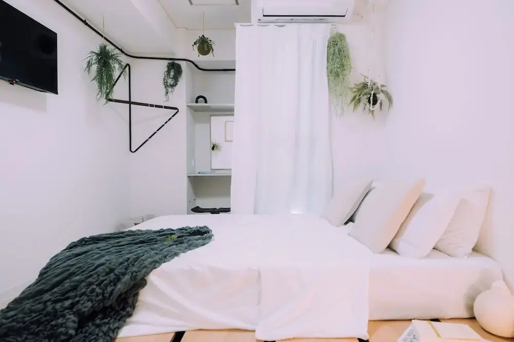 Minimalist Loft 702