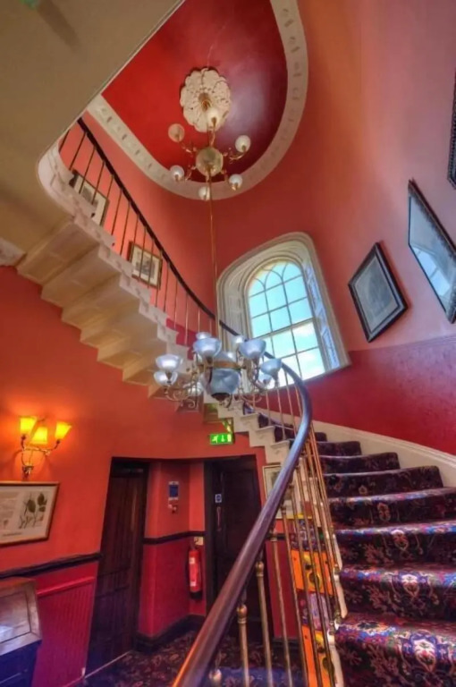 The Elms Hotel