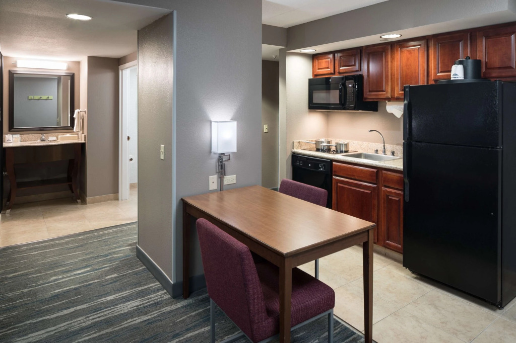 Hampton Inn & Suites Chicago North Shore