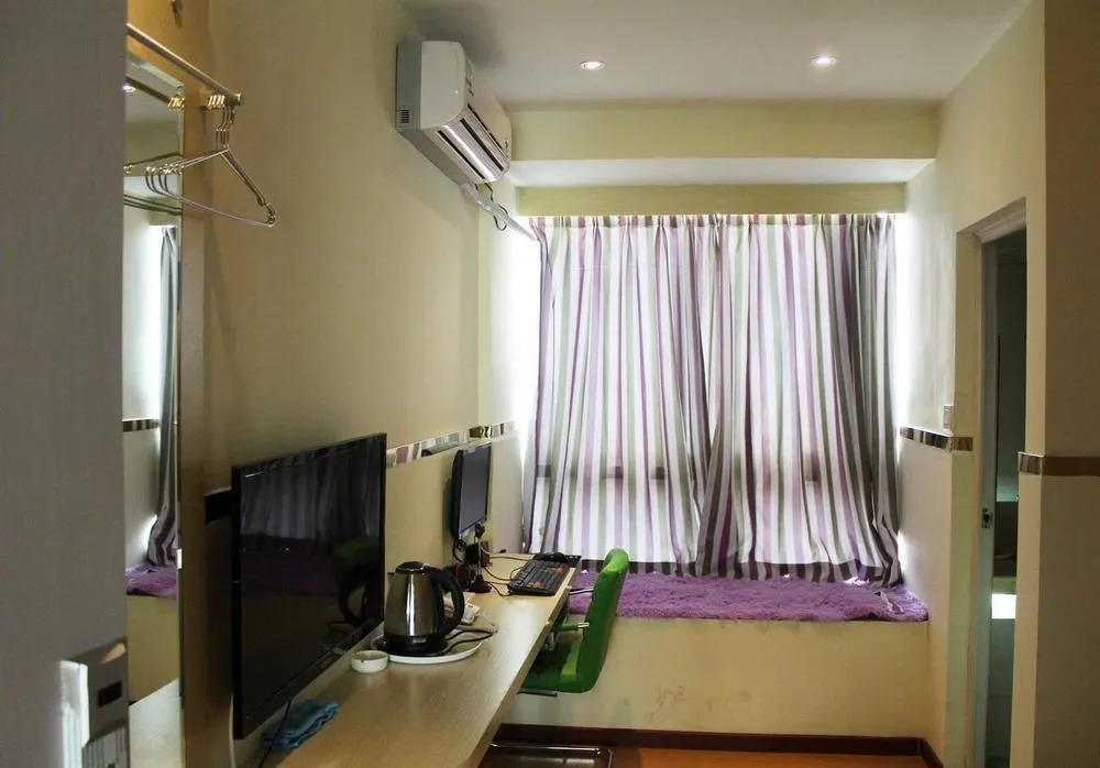Longhua Zeyuan Hotel
