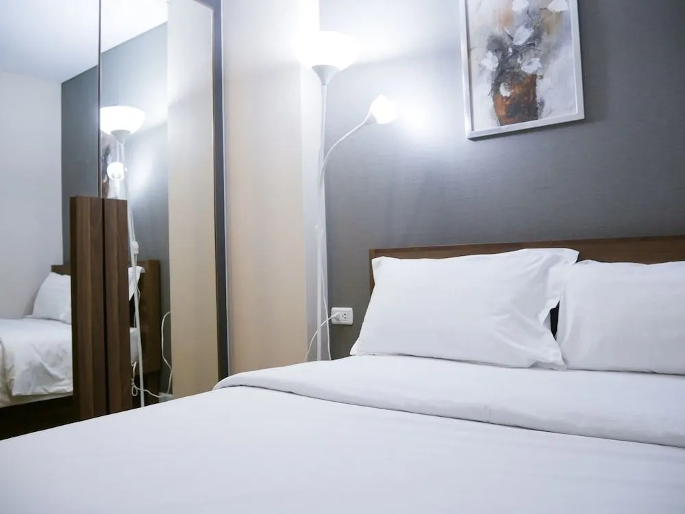 Апартаменты Locals Sathorn Siamese Nang Linchee