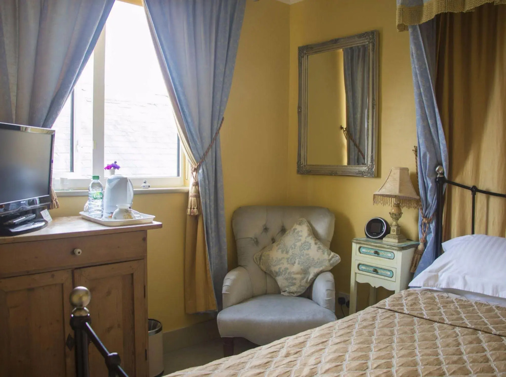 Albert & Victoria Guest house