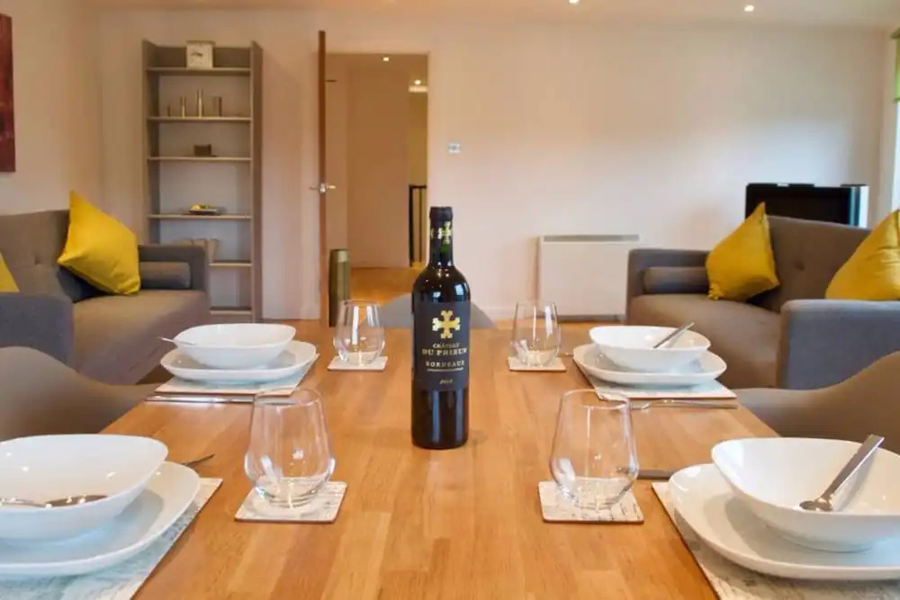 3 Bedroom Apartment With Private Roof Terrace