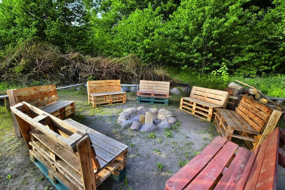 Comfortable XXL holiday villa by the pond