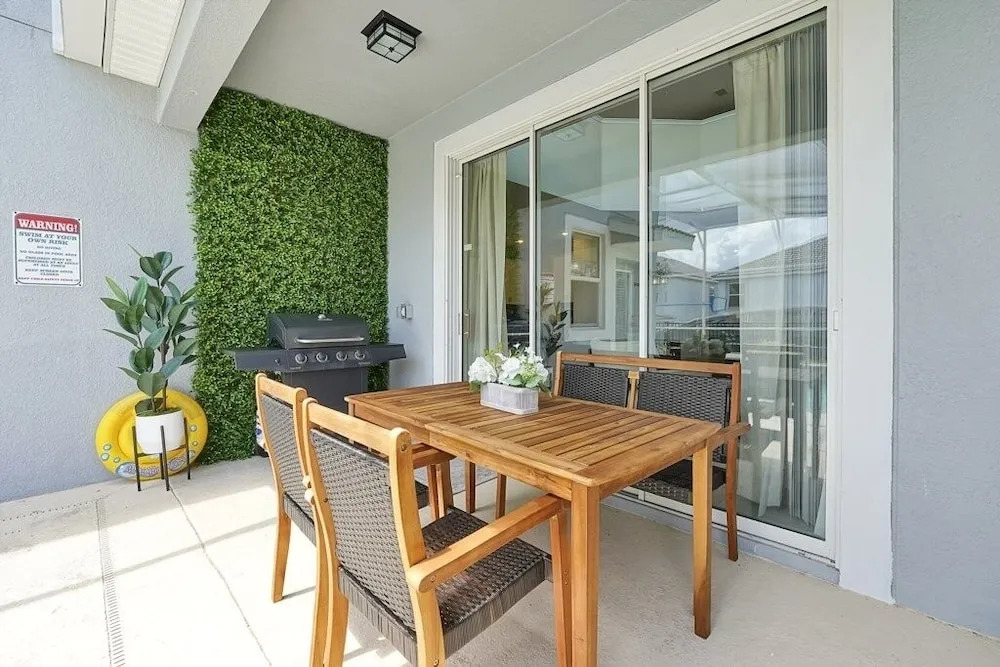 5 Bed In Champions Gate, Modern Decor, Kid Themed Rooms, Game Room, Gated Resort! 5 Bedroom Home by RedAwning