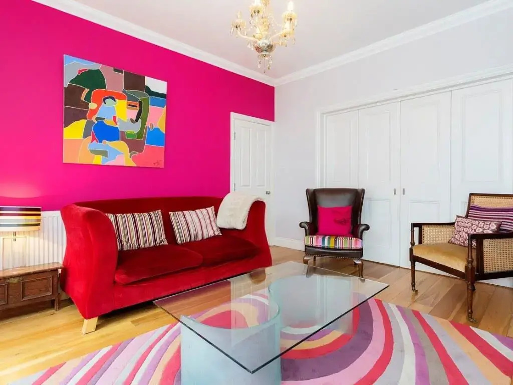 Veeve  4 Bed House On Emlyn Road West London
