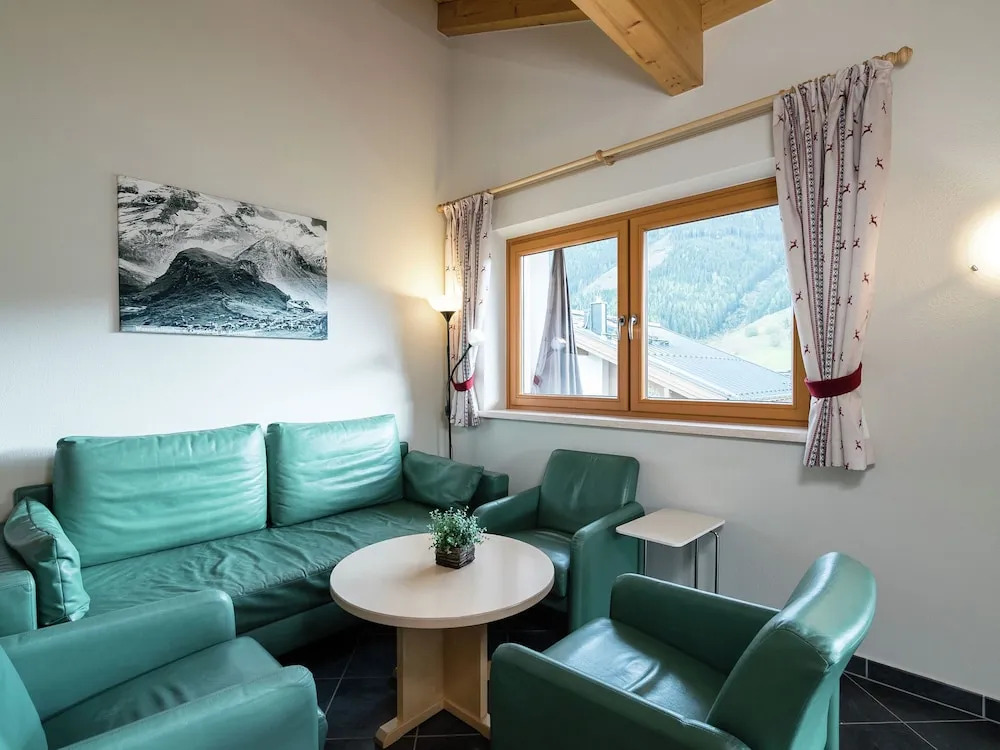 Fantastic Apartment in Saalbach Hinterglemm near Ski Area