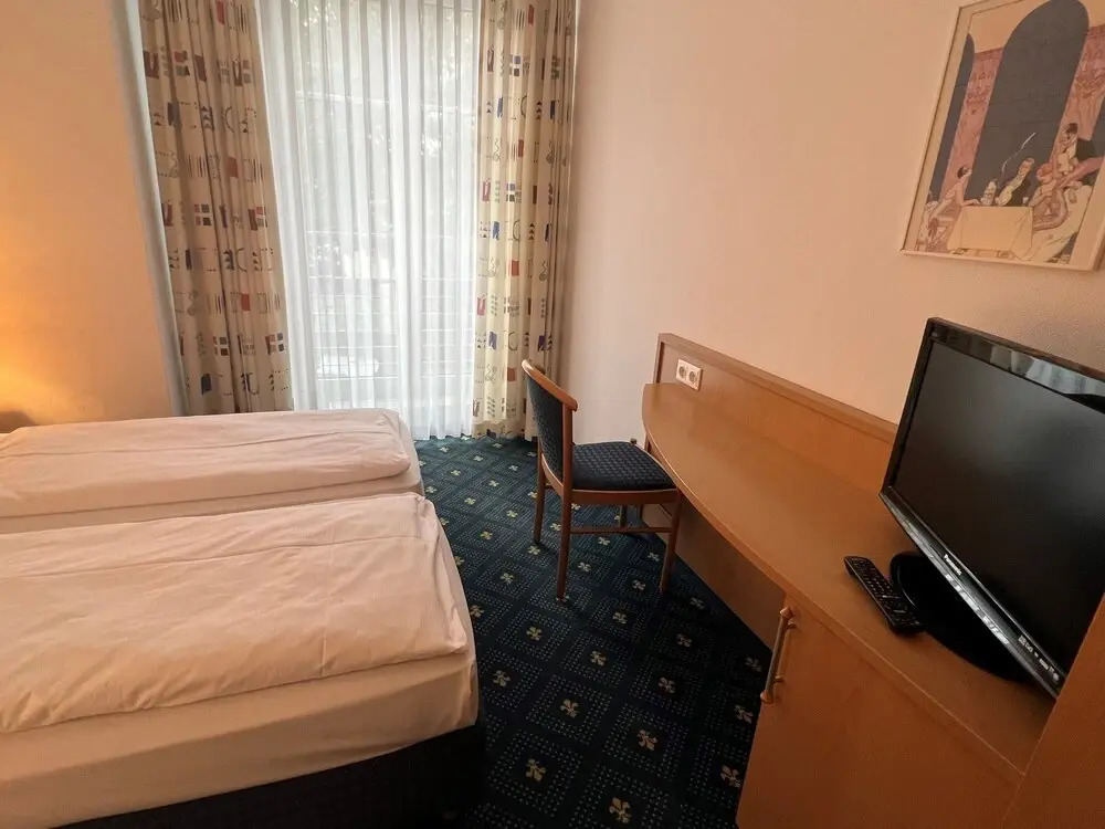 Hotel Am Schlosspark , Wiesbaden