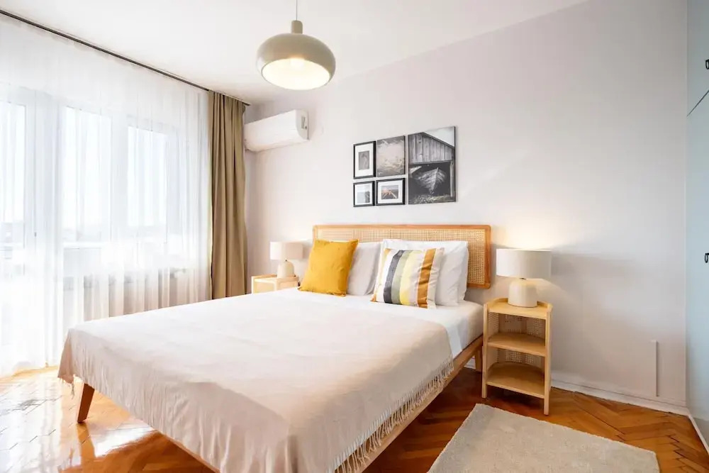 Sleek Flat With Sea View Balcony 2 min to Coast