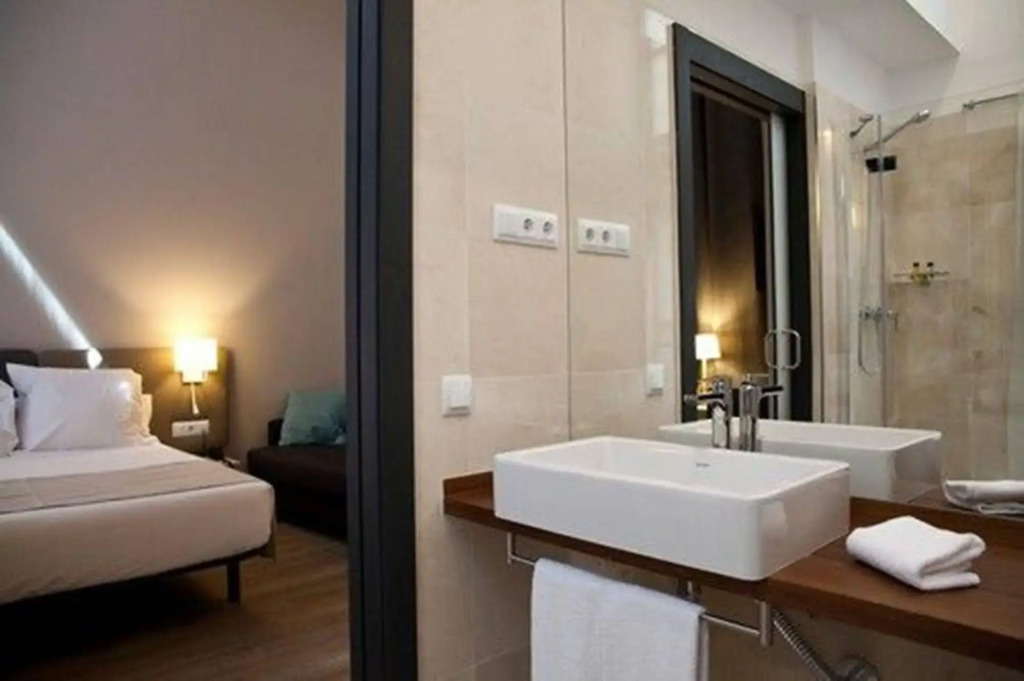 May Ramblas Hotel