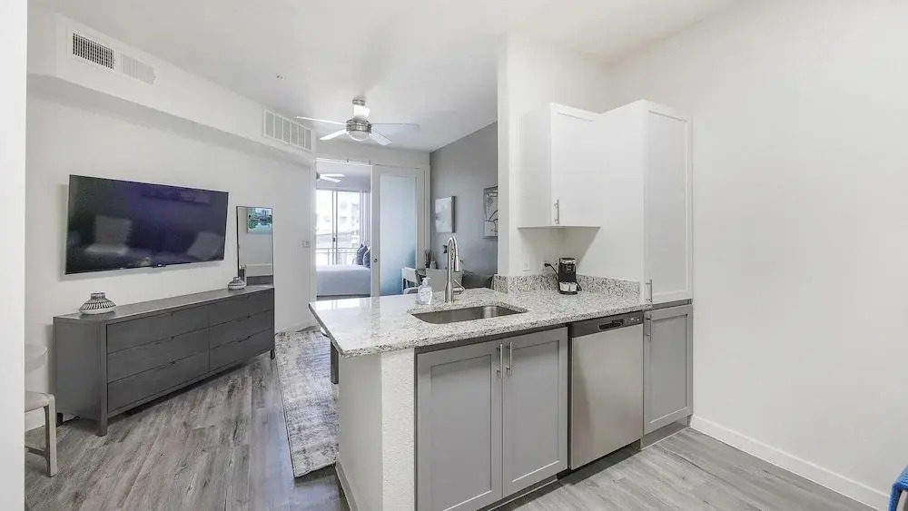 Landing Furnished Apartments near University Heights