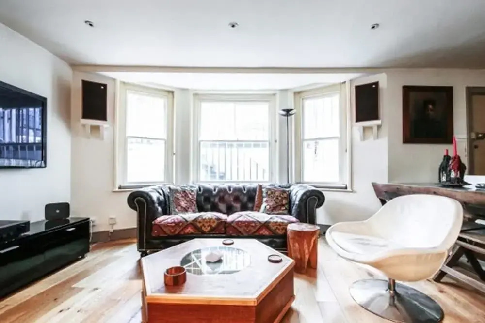 Eson2 - The Notting Hill Dawson Nest