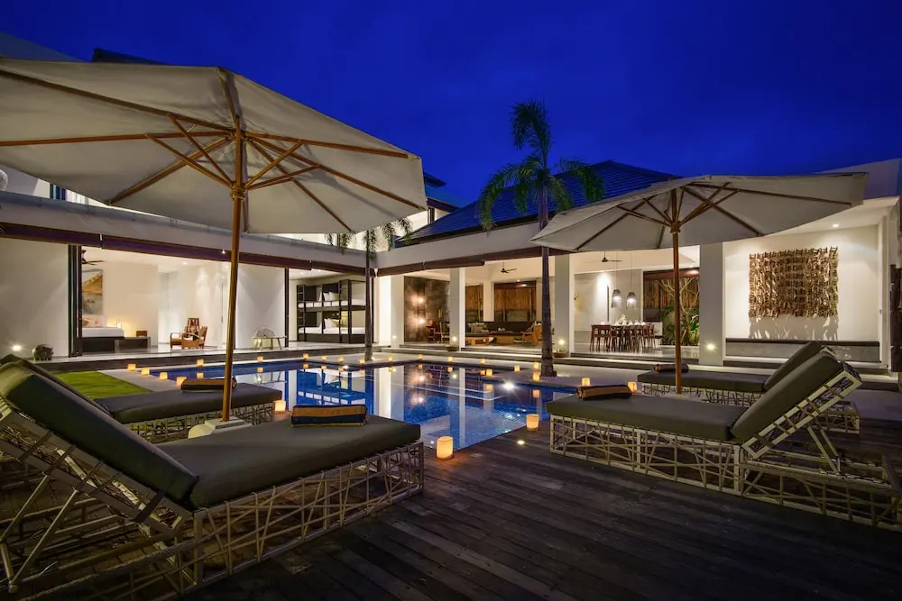Canggu 4 Bed, Sleep up to 10, Butler, Cinema