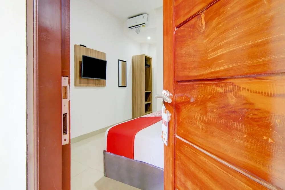 The Shine Residence by OYO Rooms