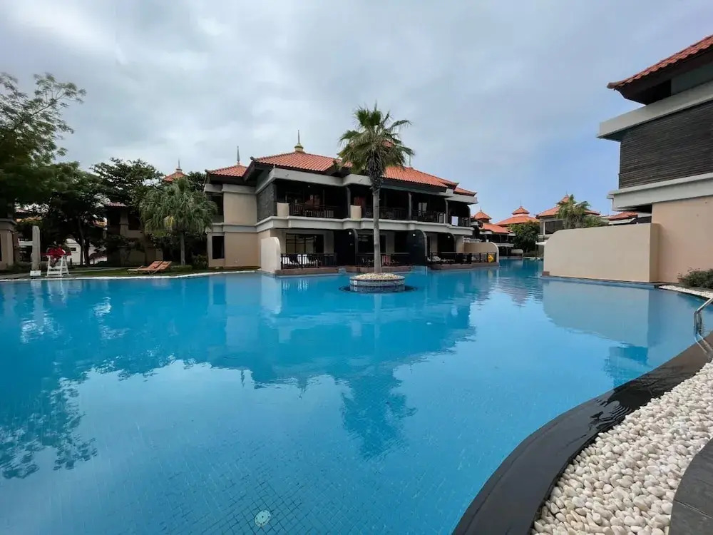 Sea View Super Luxurious Resort at Palm
