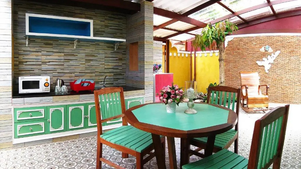 Forest Bungalows & Mamas Restaurant