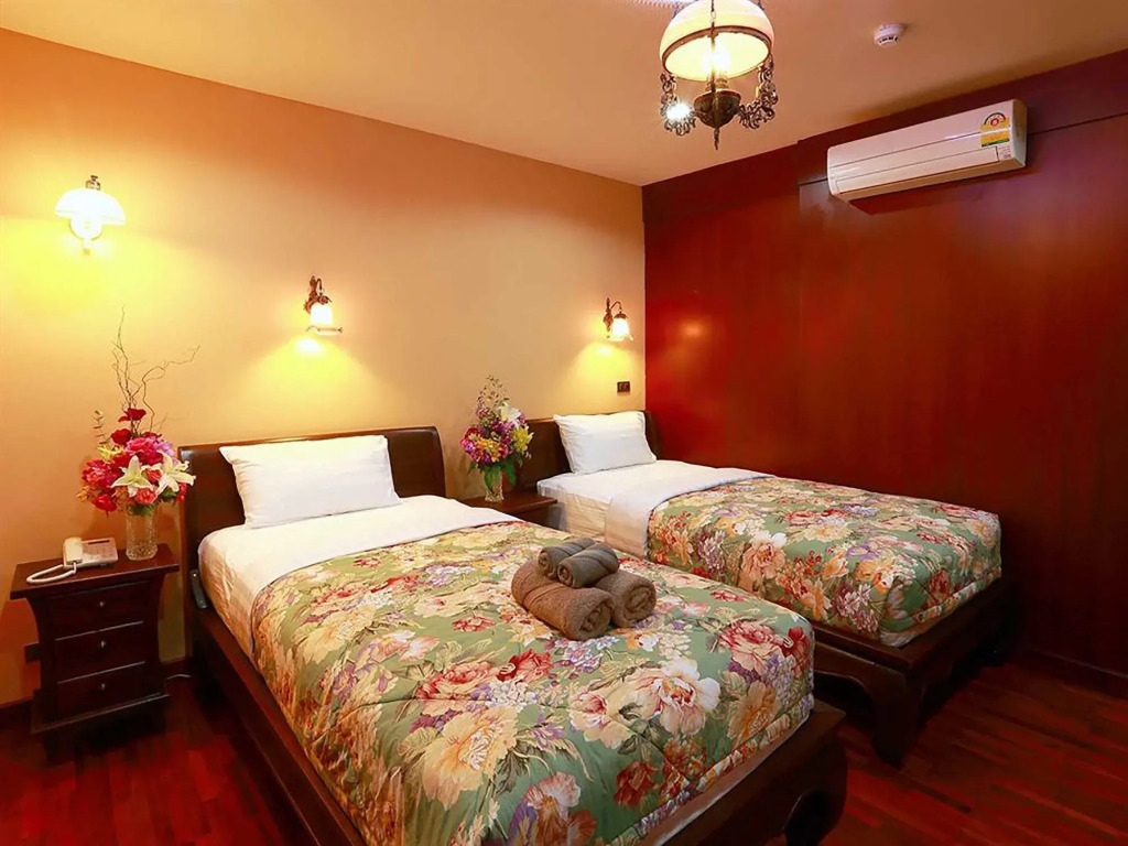 At Chiang Mai Hotel