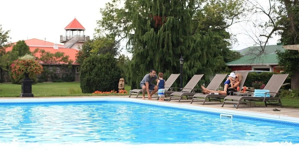 Hessenland Inn & Schatz Winery