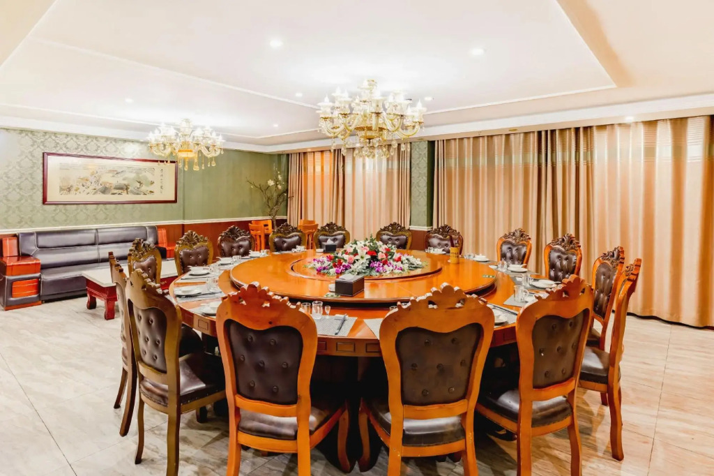 Zhongzhou Hotel