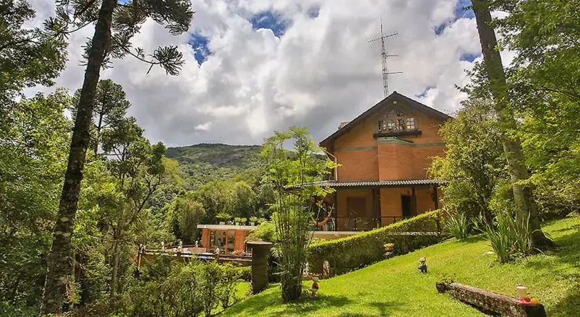 Linda Casa nas montanhas