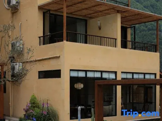 Hailuogou Seven Valleys Source · Snow Mountain Secret Realm Onsen Resort Hotel