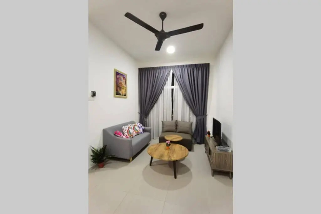 W7Homestay GoldenHill NightMarket
