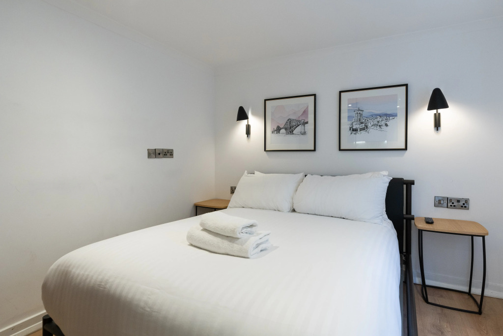Fountain Court Apartments - Grove Executive