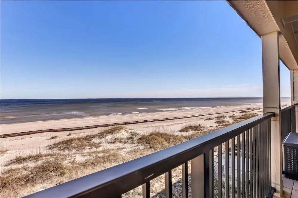Coral Sands Beautiful Condominium