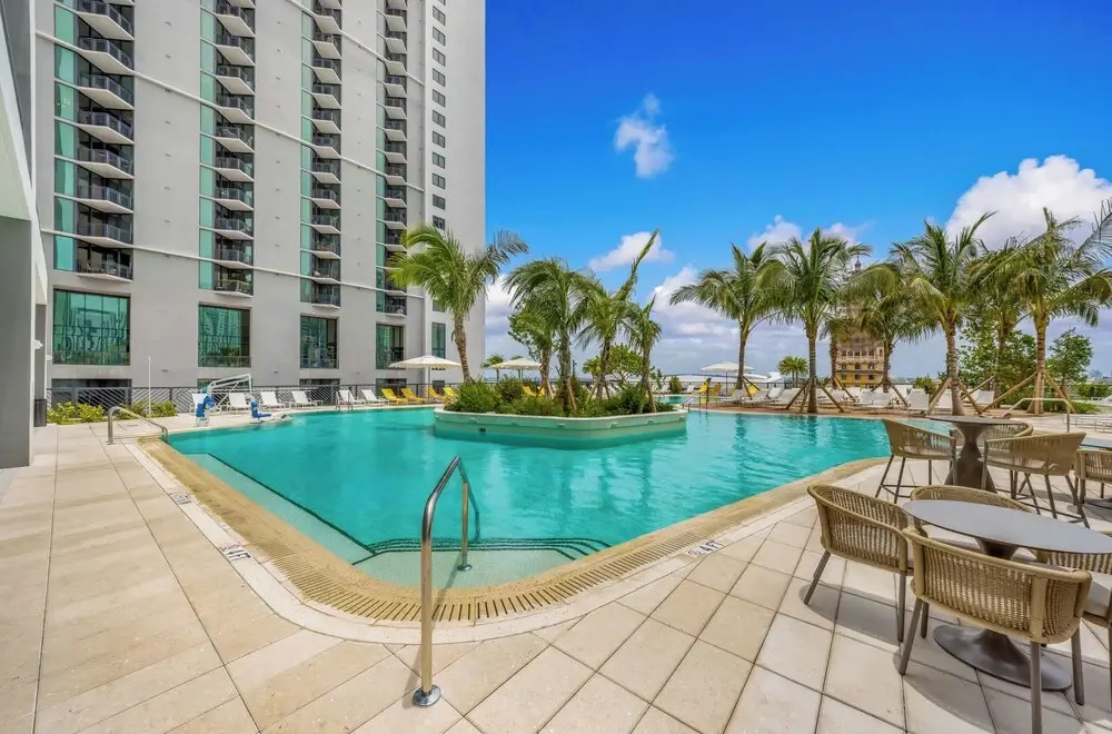 Sky High Stay Sleek Studio in Miami