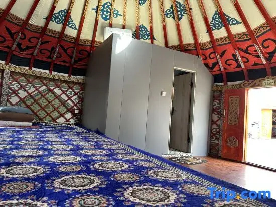 Jiadengyu No. 27 Yurt Homestay