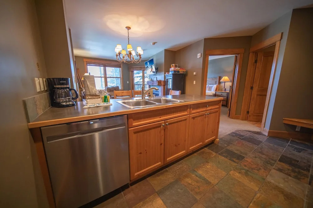 8843 The Springs Condo