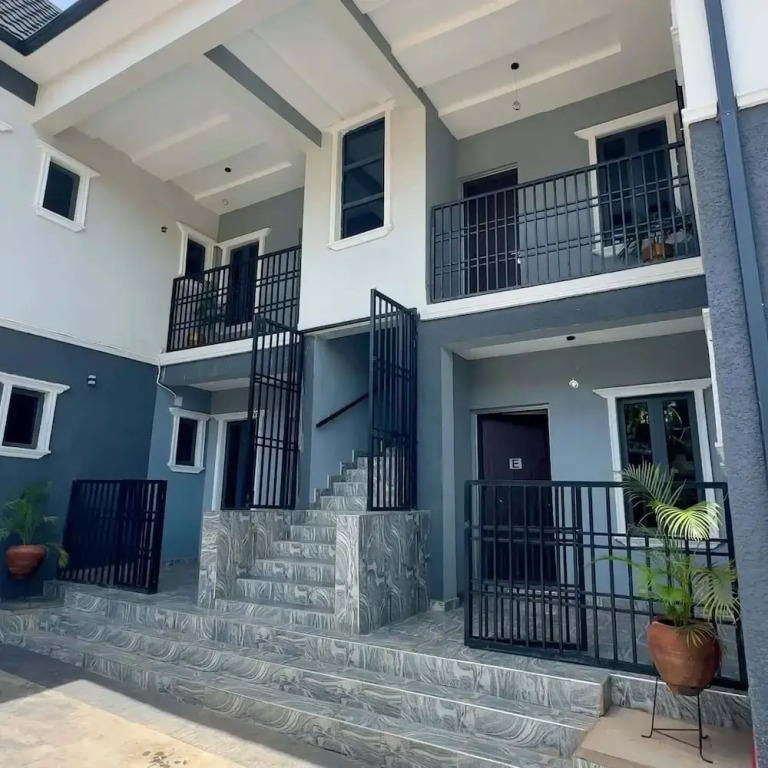 Deroche Apartment