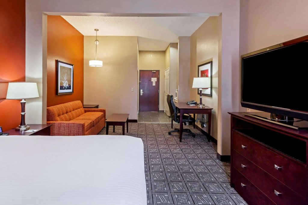 Comfort Inn & Suites Irving Las Colinas DFW