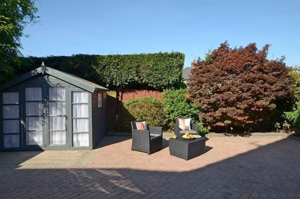 Ideal for Alton Towers, Staffordshire and The Peak District