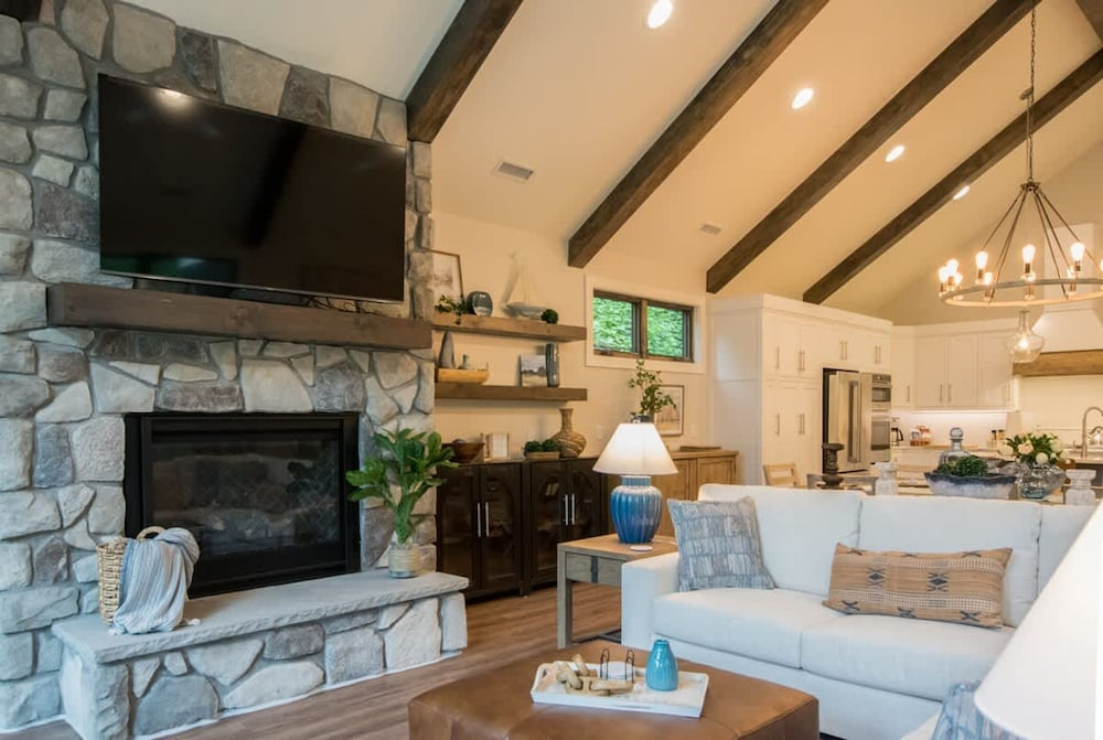 Epic 5BR w Double Living Areas On Lake Lure