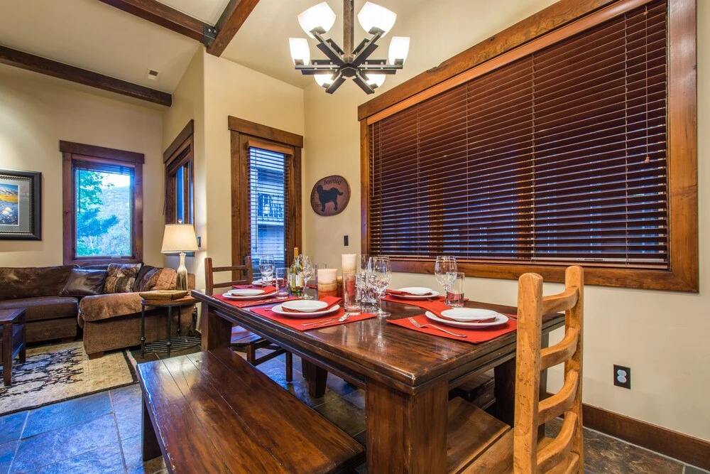 Slopeside 4 bedroom Townhome by All Seasons Resort Lodging