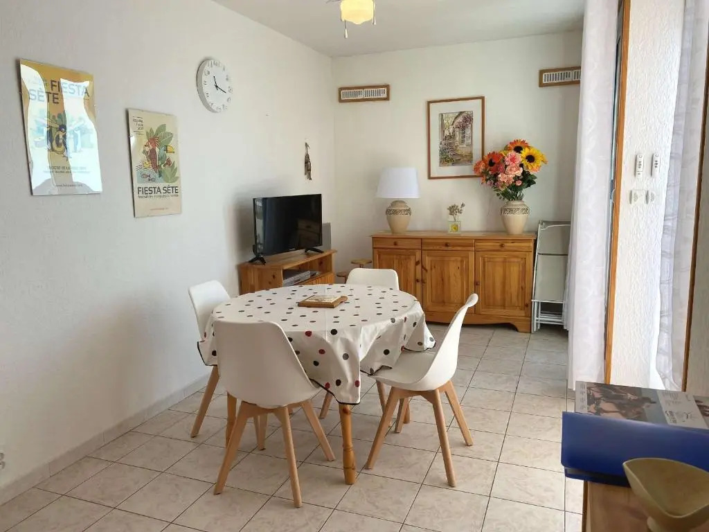 Appartement Balaruc-les-Bains, 2 pièces, 4 personnes - FR-1-553-155