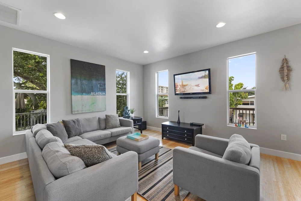 Miramar Beach House - Four Bedroom Home
