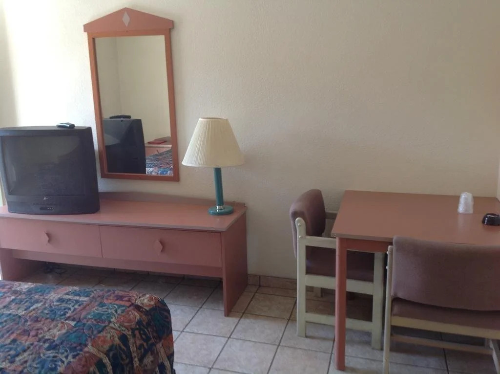 Redwood Motel