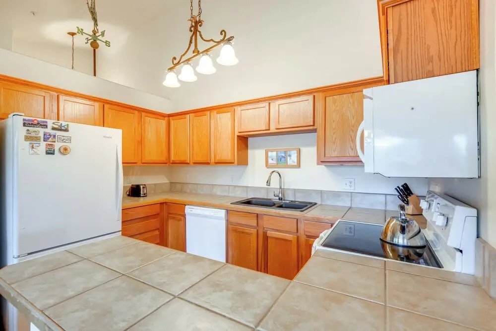 Condo w/ Mtn View < 1 Mi to Steamboat Resort!