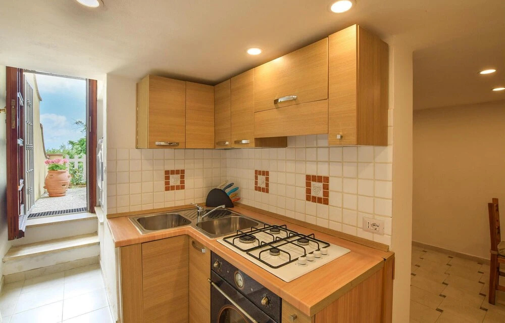 Beautiful Home In Bargecchia With Wifi