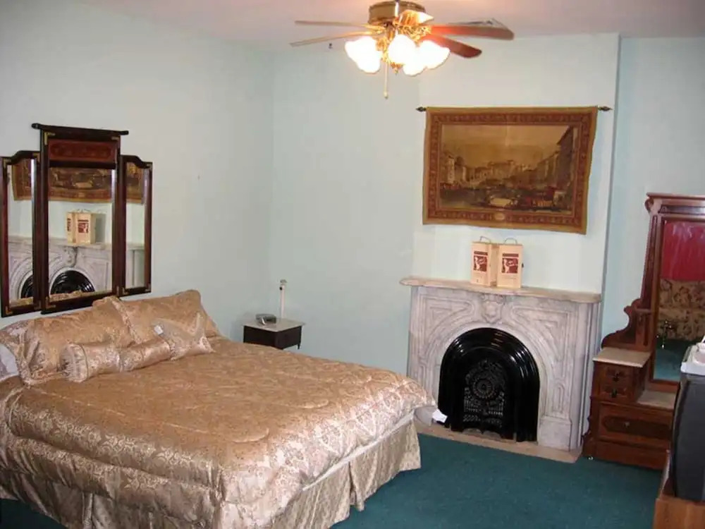 Inn Port Lodging