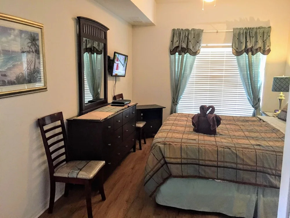 1391-38559 - 4 Bedroom Townhome