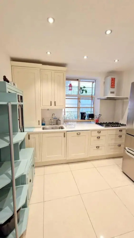 Modern 3-bed House in Surrey Quays