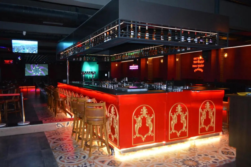 Saroja Suites