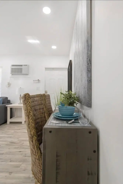 Trendy 1 BR W/parking Space & Walk to the Beach #8