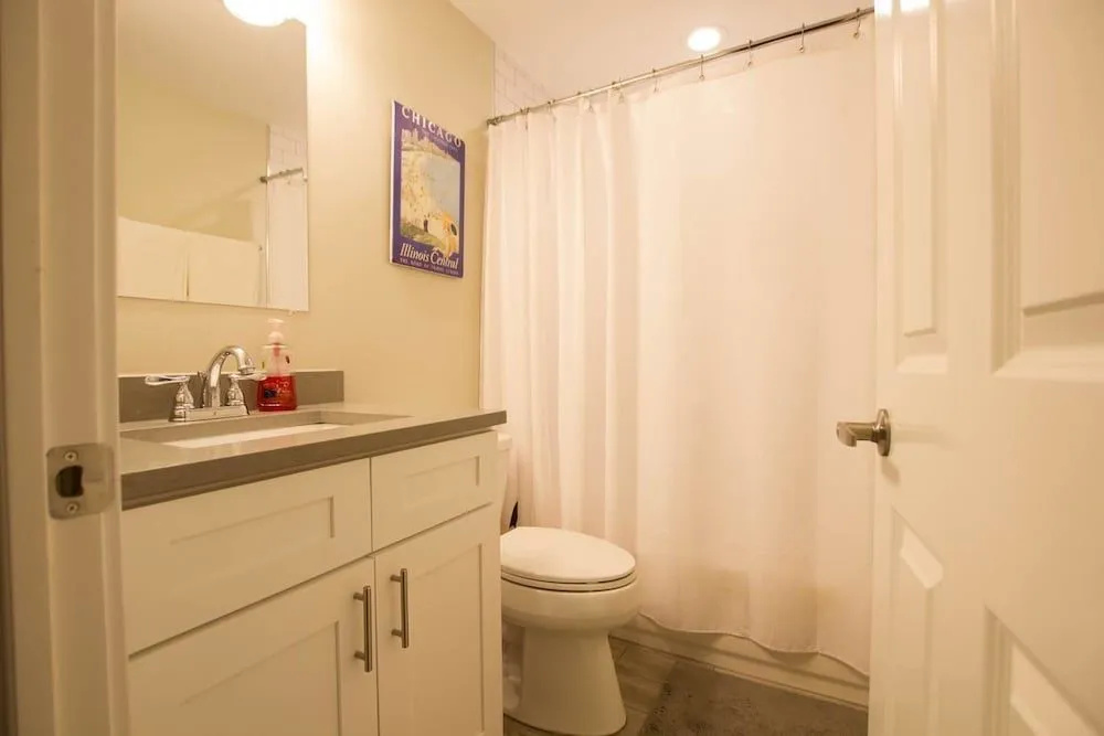 2 Level Home near Wrigley